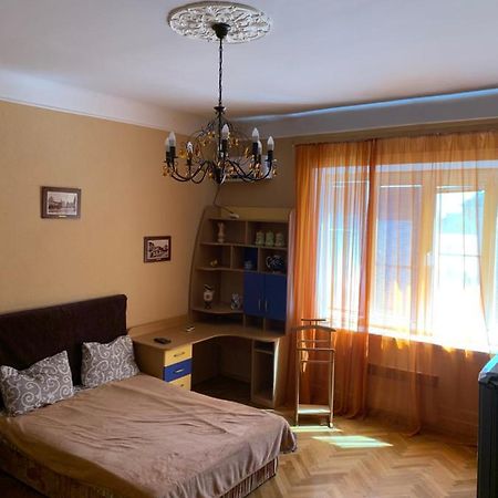 Apartment On Hoholya Street Csernyivci Kültér fotó