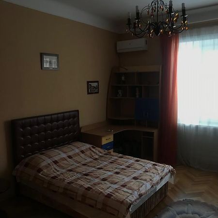 Apartment On Hoholya Street Csernyivci Kültér fotó